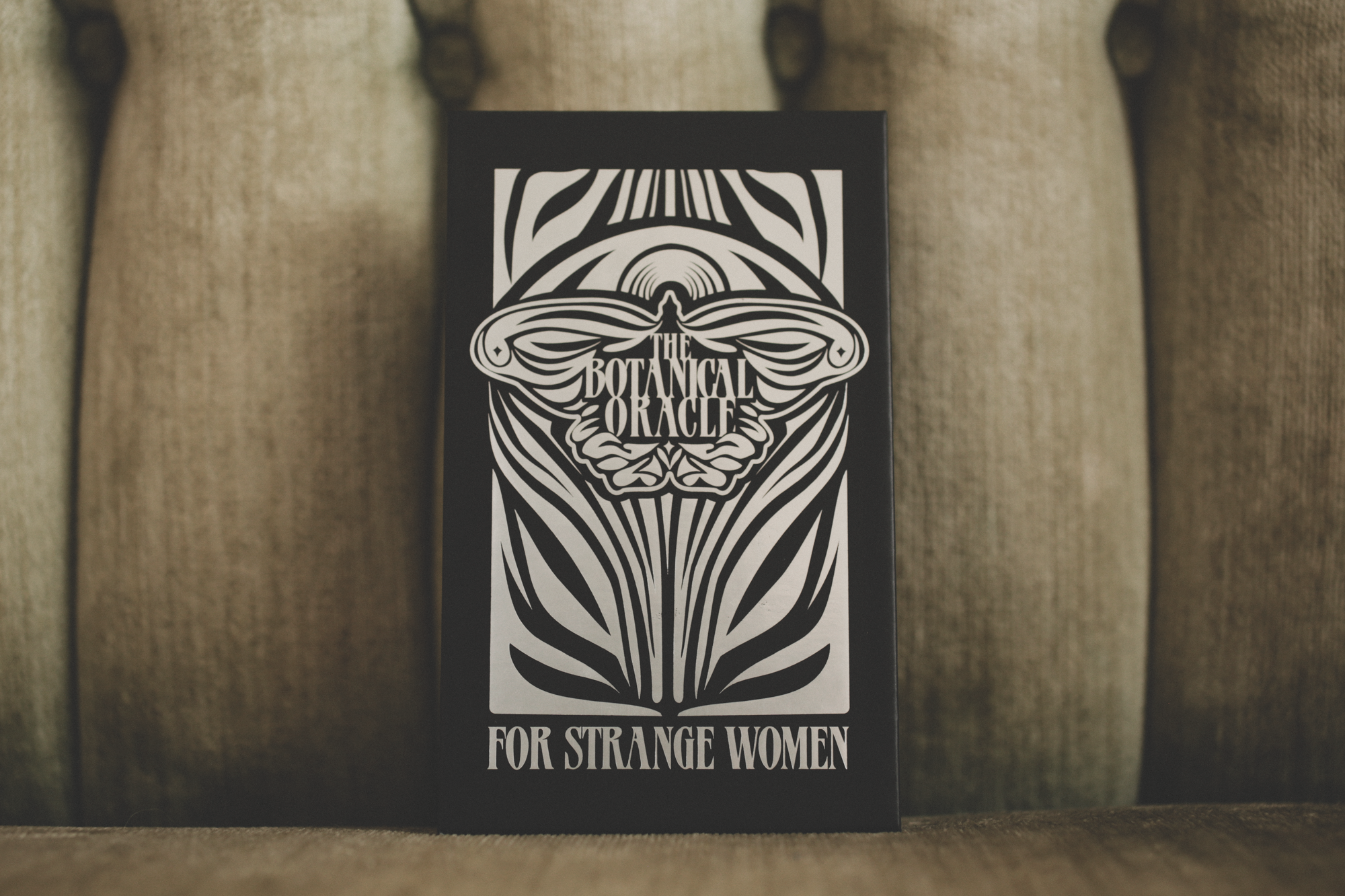 The Botanical Oracle (Wholesale) 6 decks