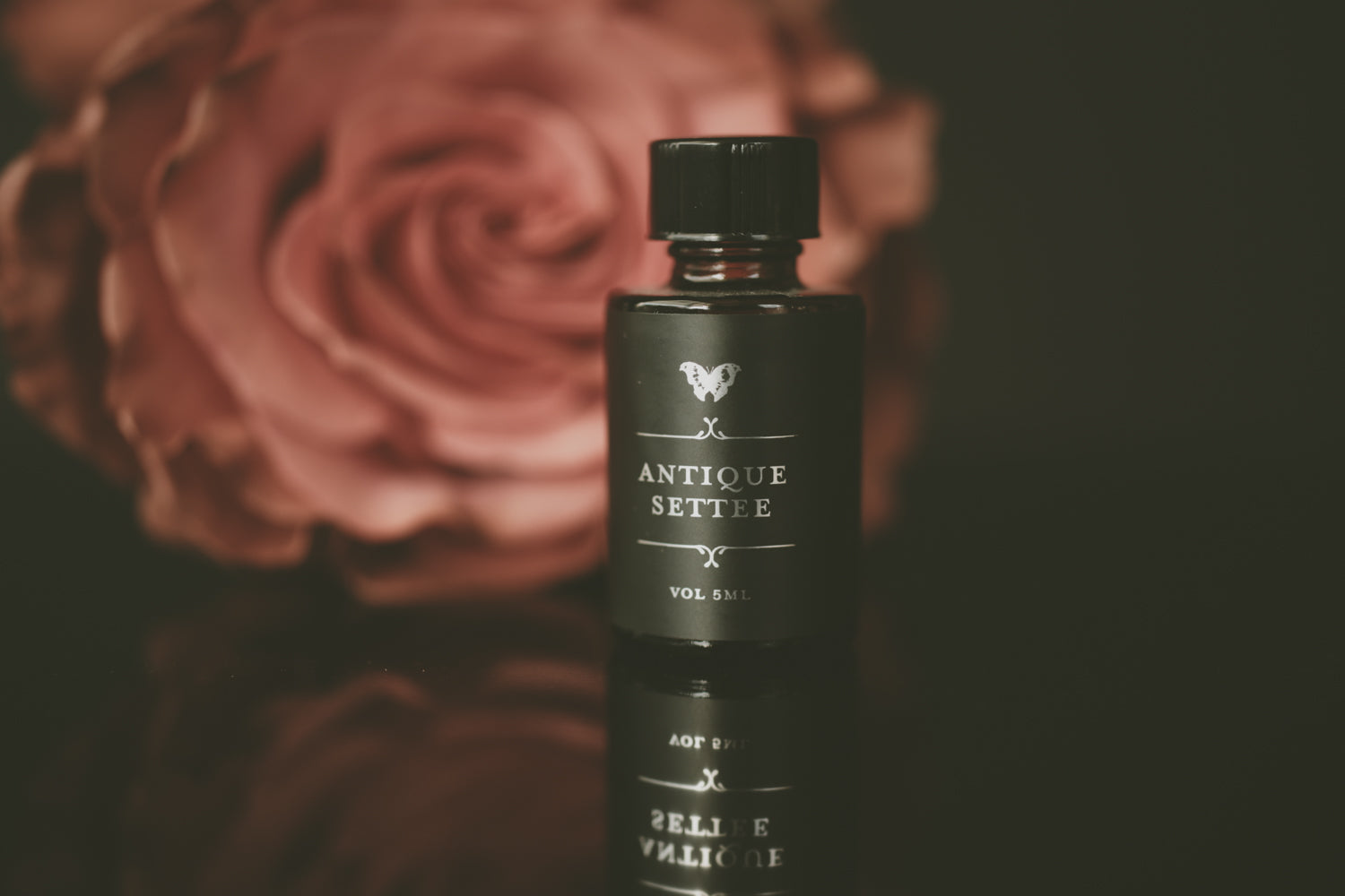 Antique Settee - Perfume Oil
